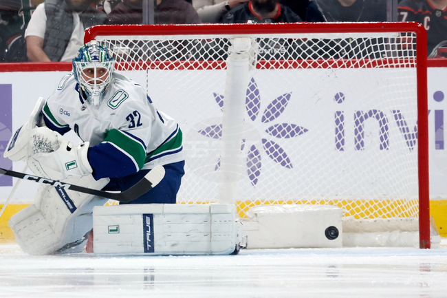 Canucks Hurricanes Hockey