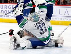 Canucks Hurricanes Hockey