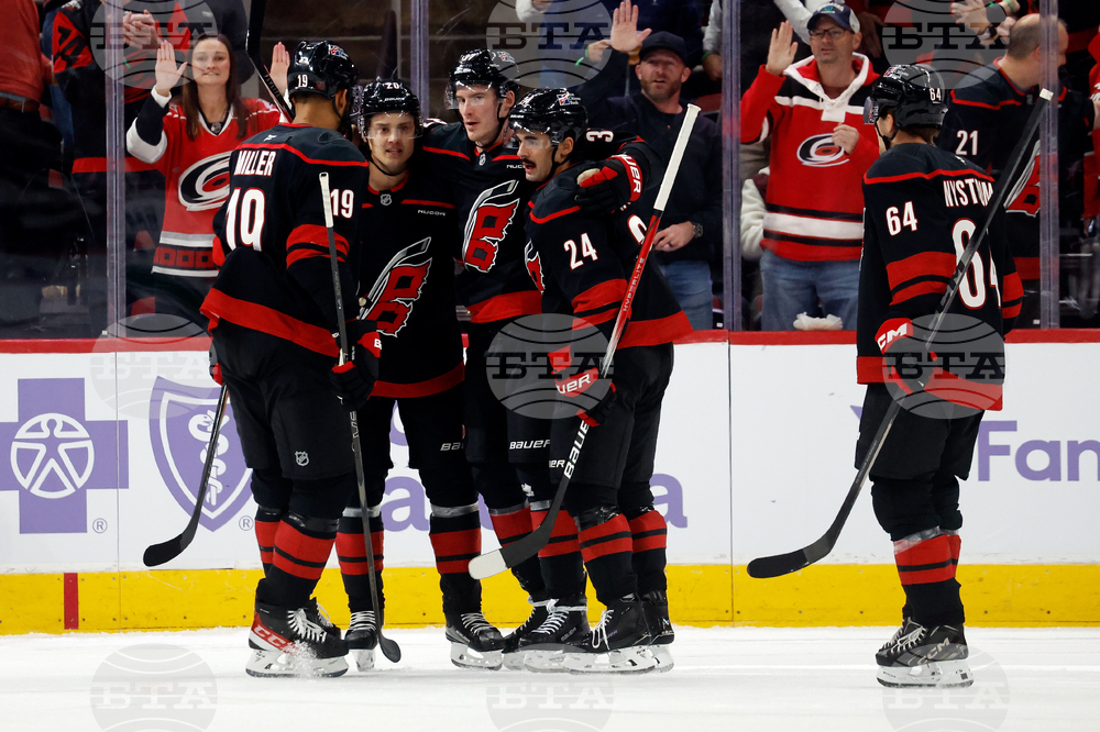 Canucks Hurricanes Hockey