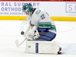 Canucks Hurricanes Hockey