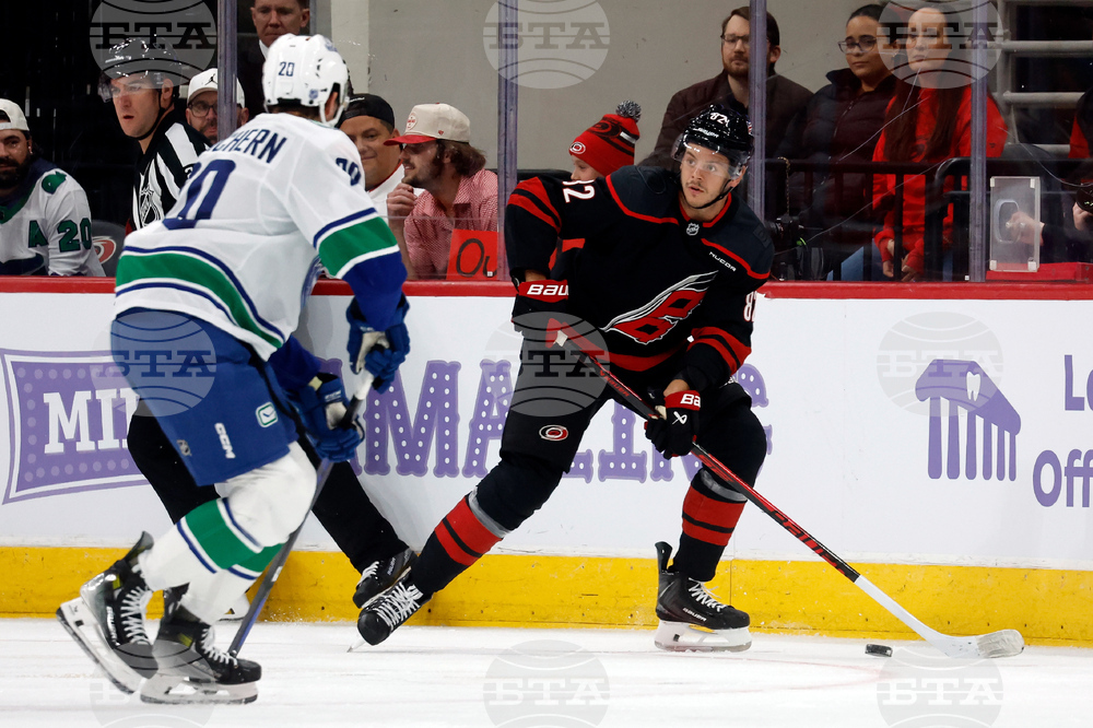 Canucks Hurricanes Hockey