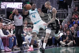 Hornets Bucks Basketball
