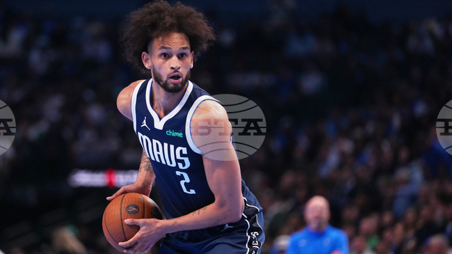 Центърът на Далас Маверикс Дерек Лайвли ще пропусне поне още три мача в НБА