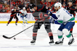 Canucks Hurricanes Hockey