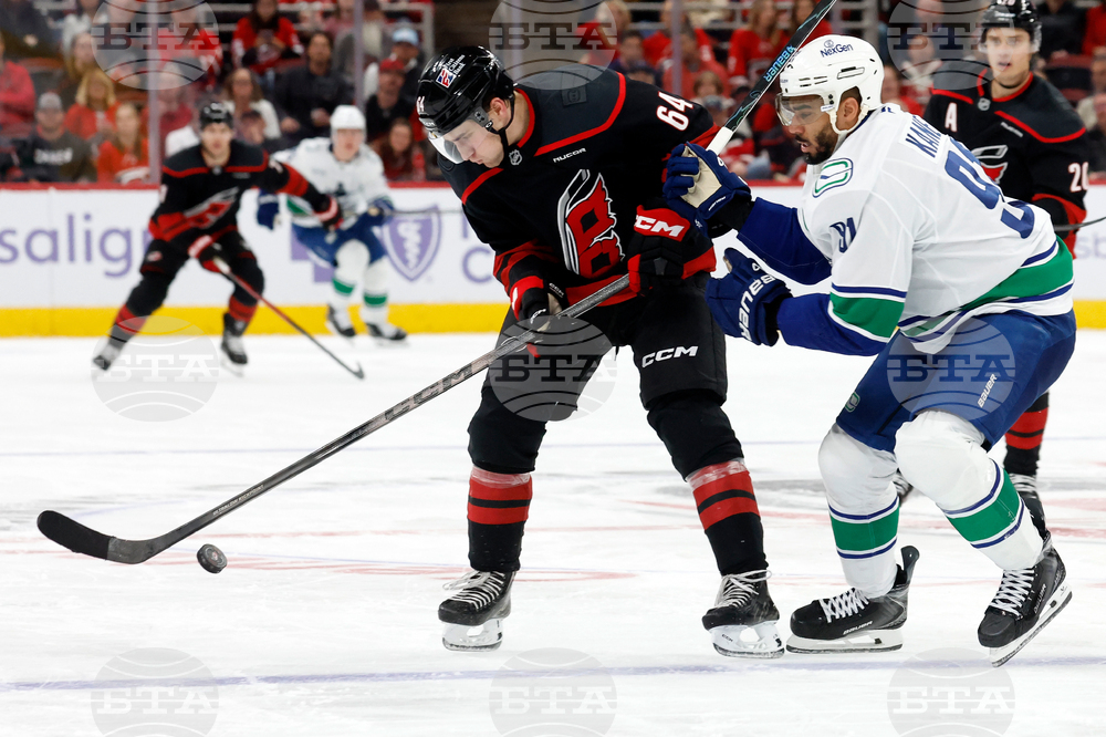 Canucks Hurricanes Hockey
