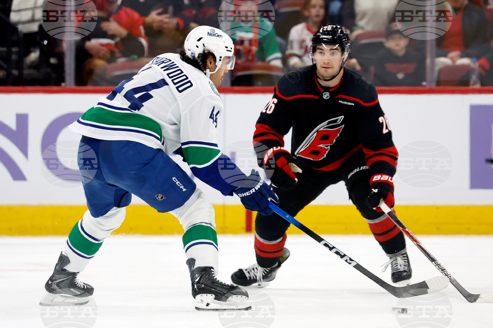 Canucks Hurricanes Hockey