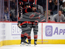 Canucks Hurricanes Hockey