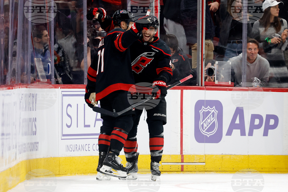 Canucks Hurricanes Hockey