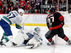 Canucks Hurricanes Hockey