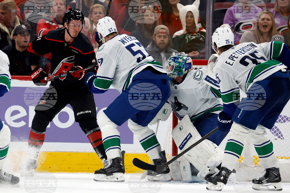 Canucks Hurricanes Hockey