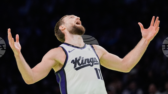 Центърът на Сакраменто Кингс Домантас Сабонис ще отсъства месец от НБА заради контузия