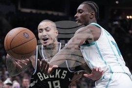 Hornets Bucks Basketball