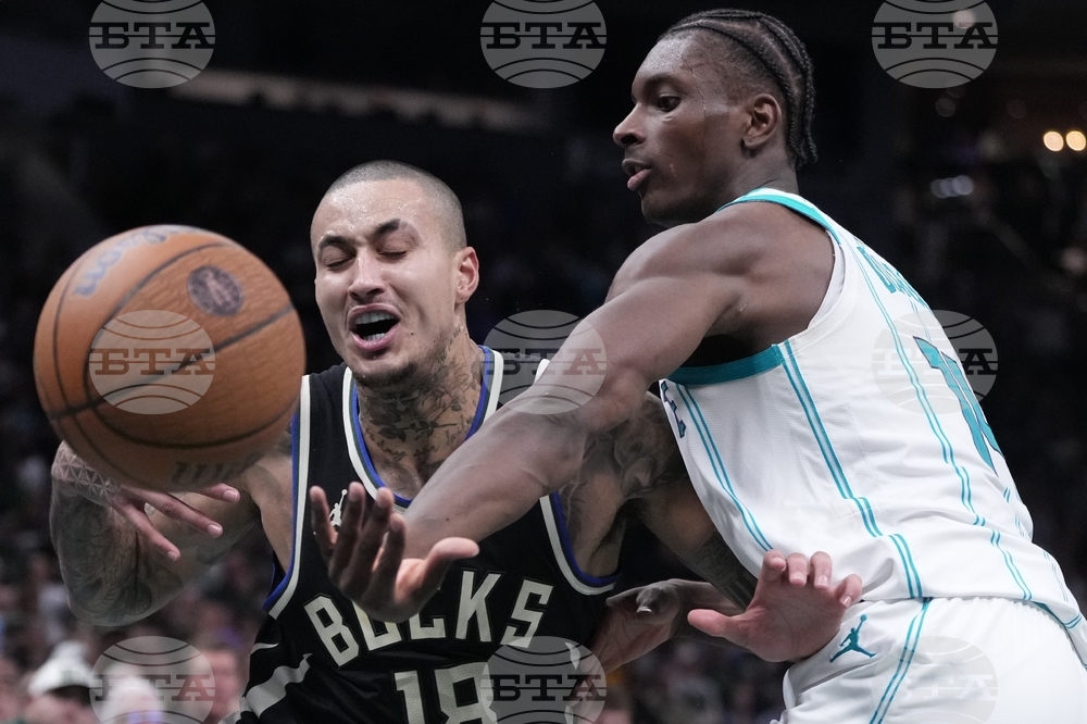 Hornets Bucks Basketball