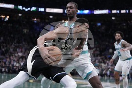 Hornets Bucks Basketball