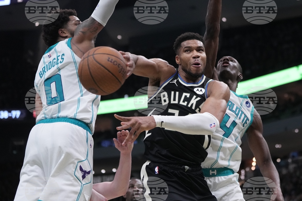 Hornets Bucks Basketball