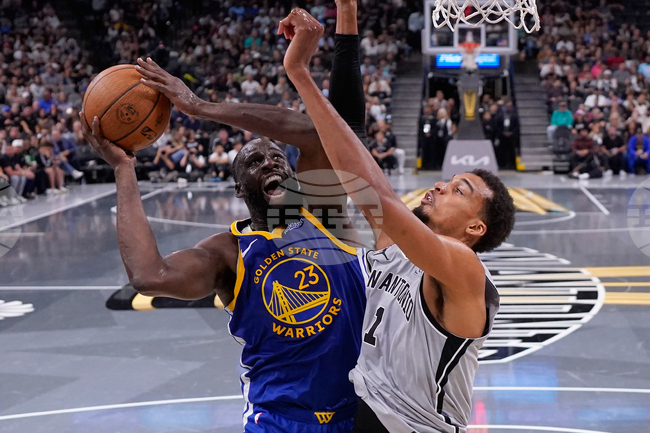 APTOPIX Warriors Spurs Basketball