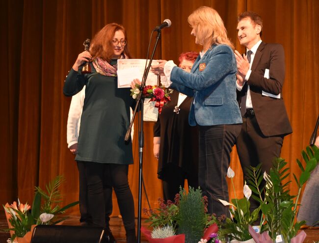 Община Разград: С тържествен концерт и награждаване на победителите в конкурса „Поетични хоризонти на българската” Регионалната библиотека „Проф. Боян Пенев” отбеляза 155 години библиотечна дейност