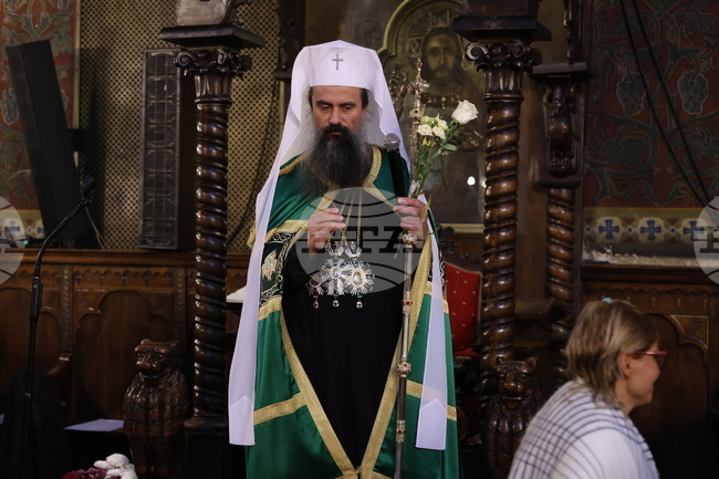 Необходимо е да се научим да обичаме, каза патриарх Даниил на света литургия за празника на свети Гавриил Ургебадзе