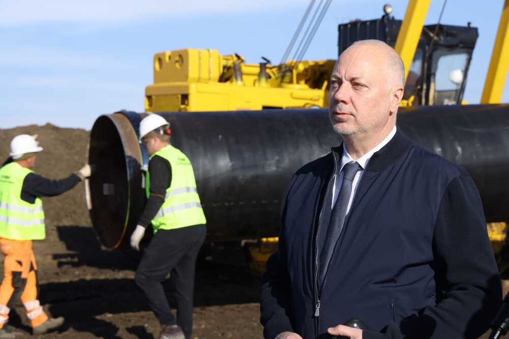 Премиерът Желязков: Направихме възможно най-доброто за рафинерията