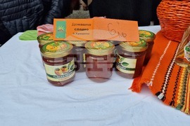 Село Хрищени - празник на райската ябълка