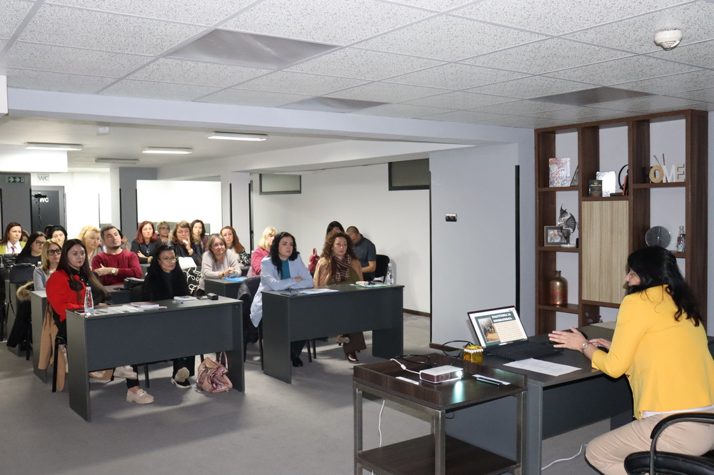 Майсторски клас подпомага 20 учители от Търговищко в усъвършенстването на умения за развитие на креативното мислене