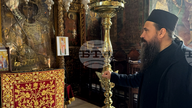 Българска парламентарна делегация пристигна в Света гора за есенния празник на свети Георги 