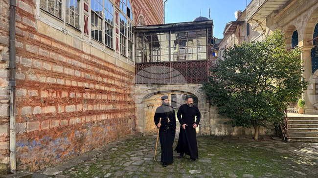 Зографският манастир отбелязва есенния празник на свети Георги