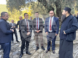 Гърция - Света Гора - Българска парламентарна делегация пристигна в Зограф за есенния празник на свети Георги