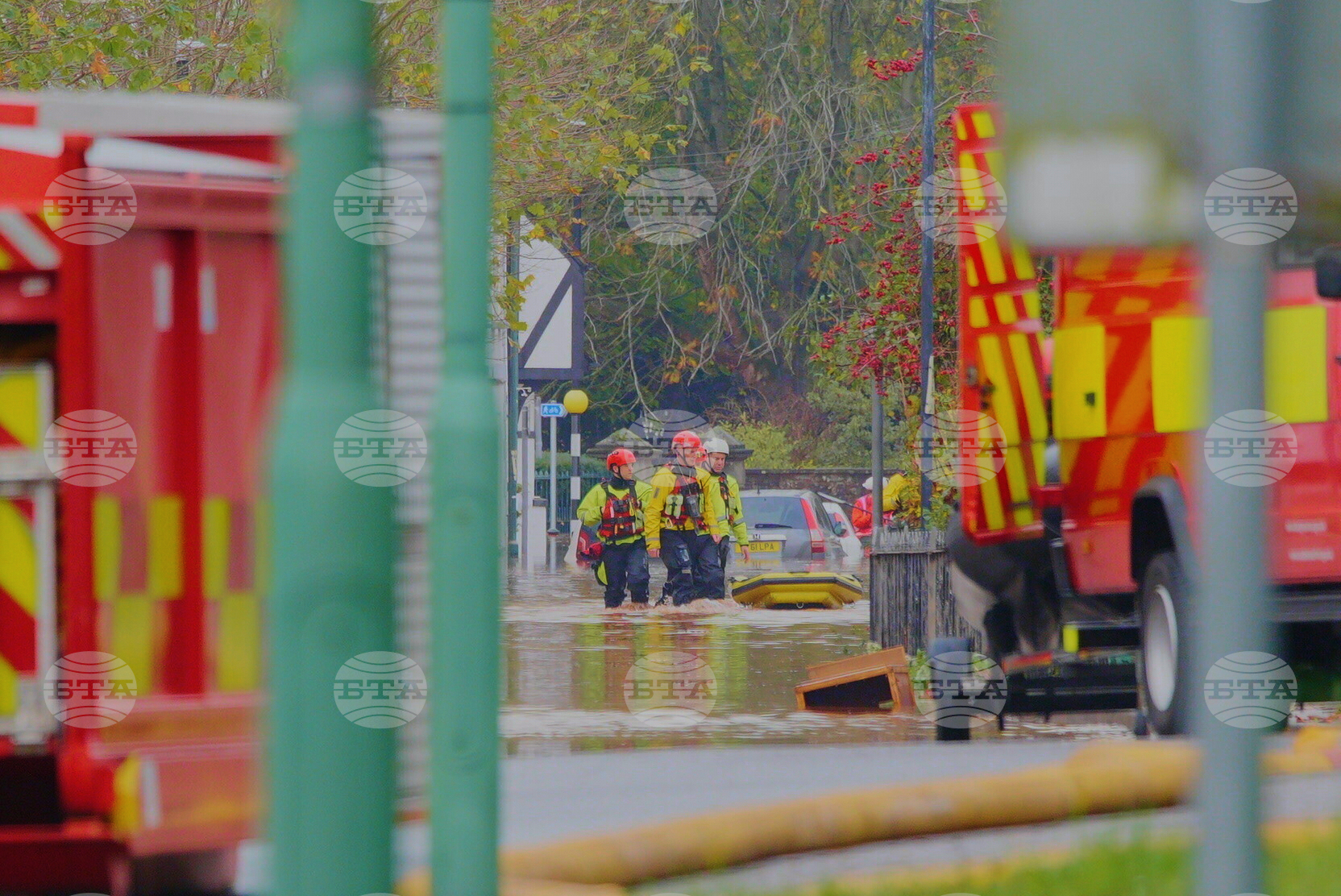 Бурята „Клаудия“ взе три жертви в Португалия и причини наводнения във Великобритания