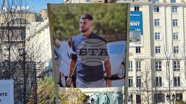 Трагедиите не бива да бъдат поле за раздор, каза председателят на парламента на Северна Македония по повод годишнината от пожара в Кочани