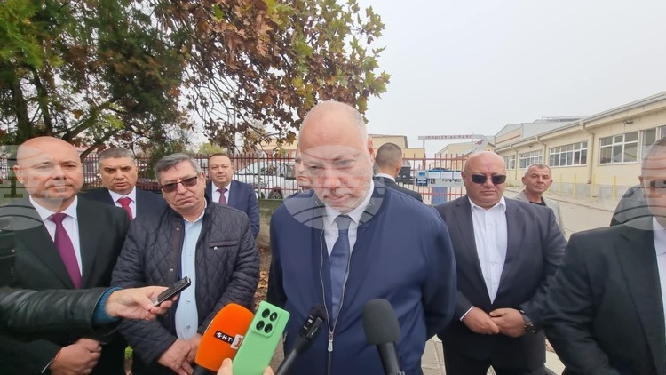 PM Says Fuel Market Will Stay as Calm as It Has Been