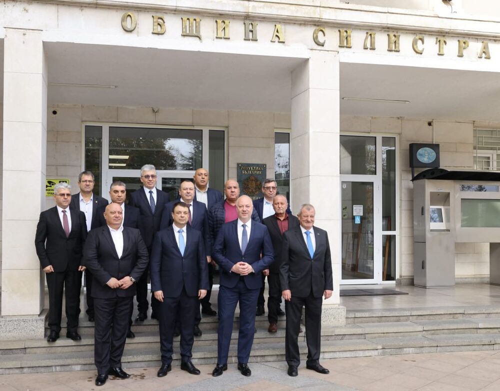 Подкрепата за общините ще продължи и следващата година, каза на среща с представители на местната власт в Силистра премиерът Росен Желязков