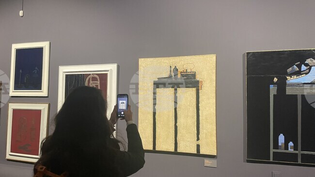 Личността на Иван Вукадинов е обгърната в мистика още от началото на неговия творчески път, каза пред БТА изкуствоведът Мила Старейшинска