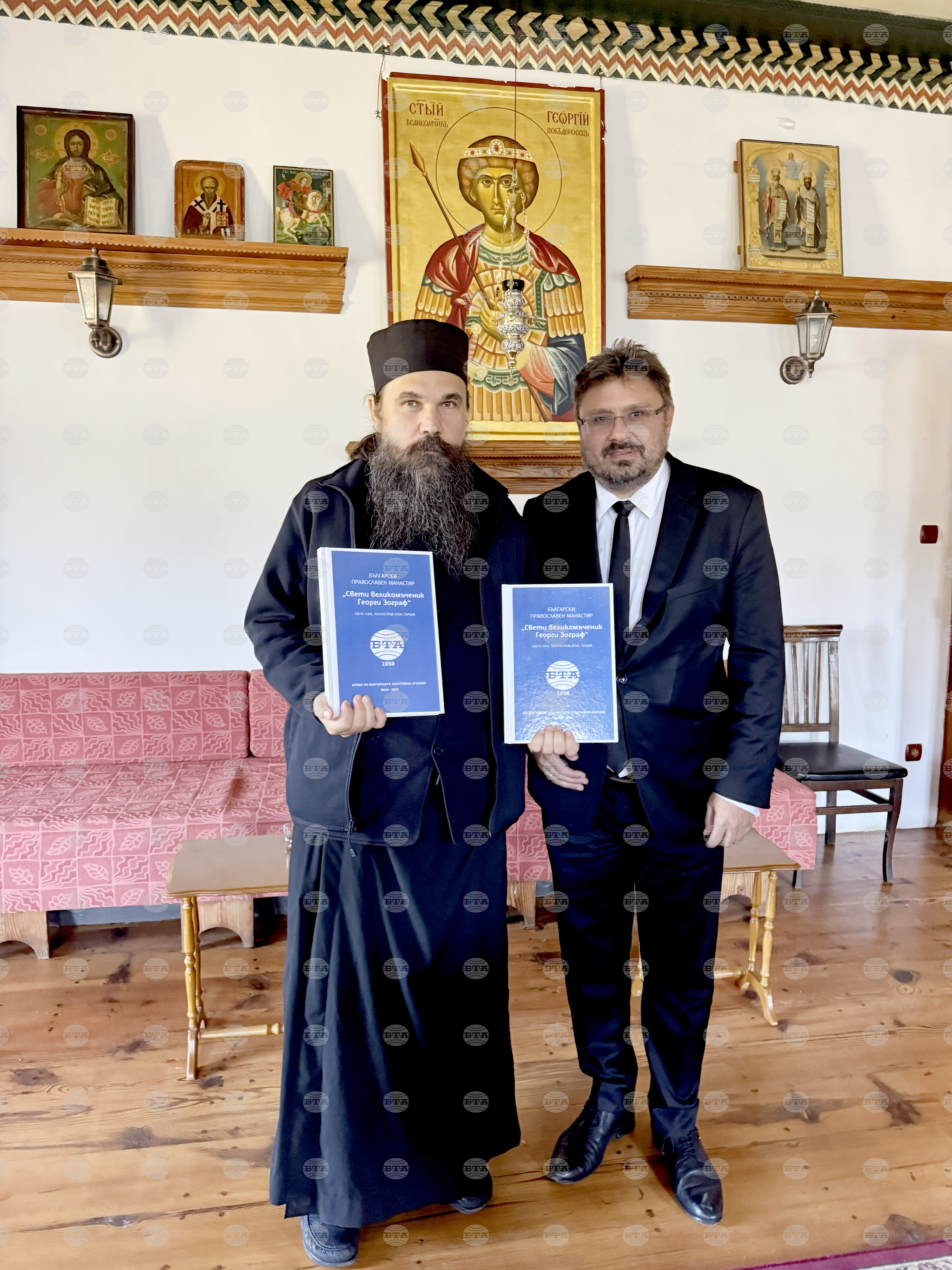 Гърция - Света Гора - БТА предостави на Зографския манастир на Света гора новини и снимки за него от архивите на агенцията 