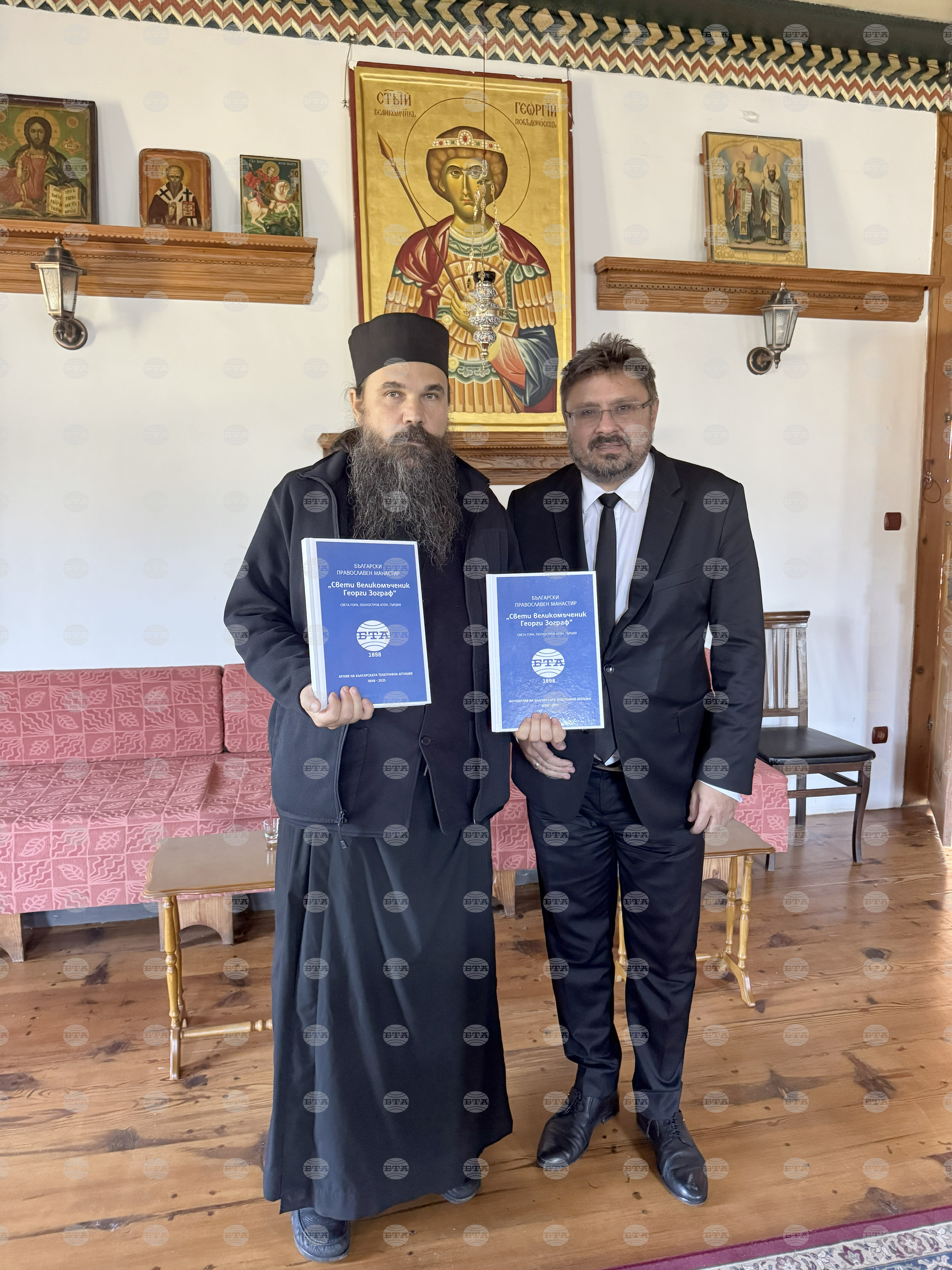 Гърция - Света Гора - БТА предостави на Зографския манастир на Света гора новини и снимки за него от архивите на агенцията 