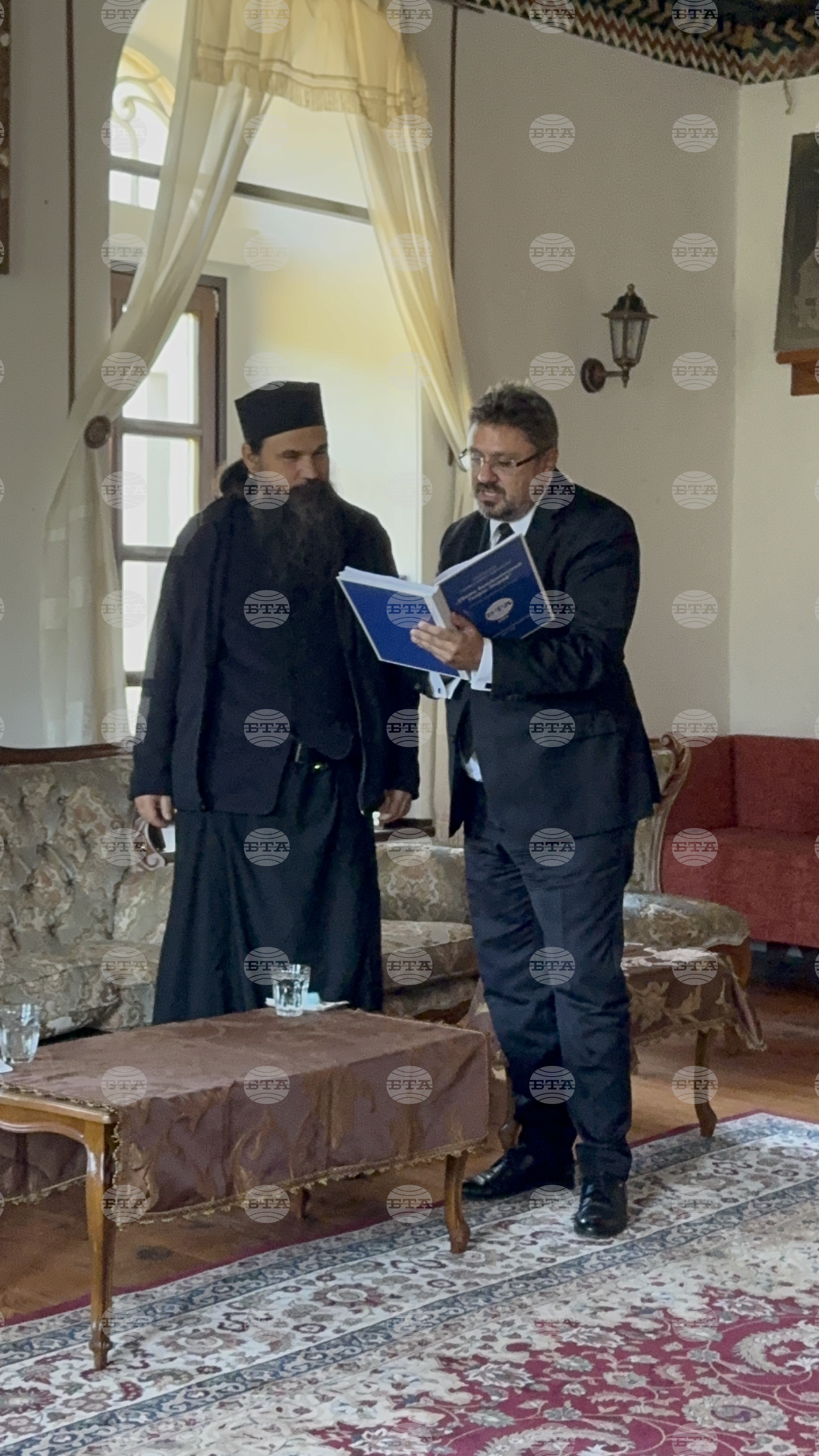 Гърция - Света Гора - БТА предостави на Зографския манастир на Света гора новини и снимки за него от архивите на агенцията 