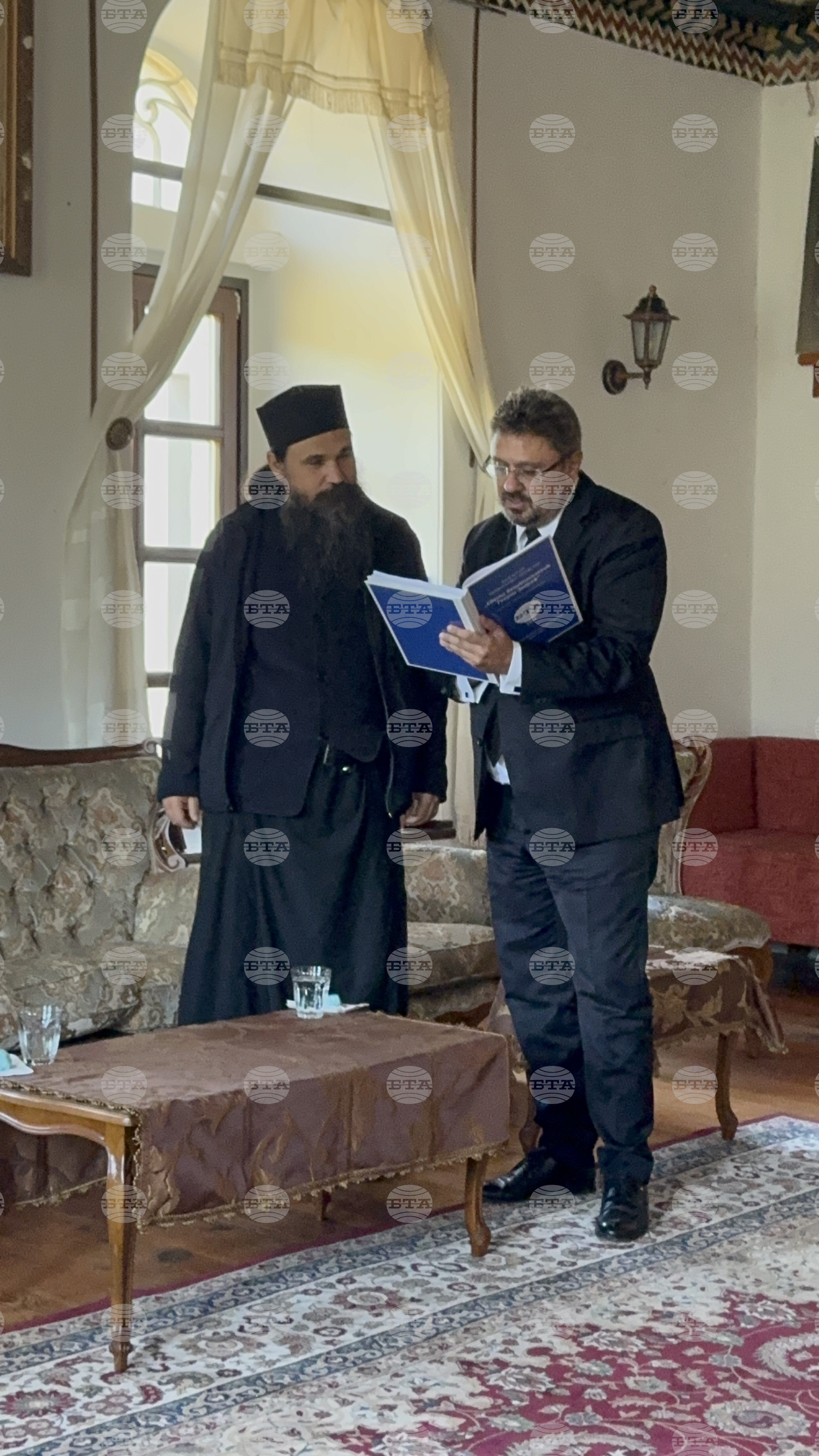 Гърция - Света Гора - БТА предостави на Зографския манастир на Света гора новини и снимки за него от архивите на агенцията 