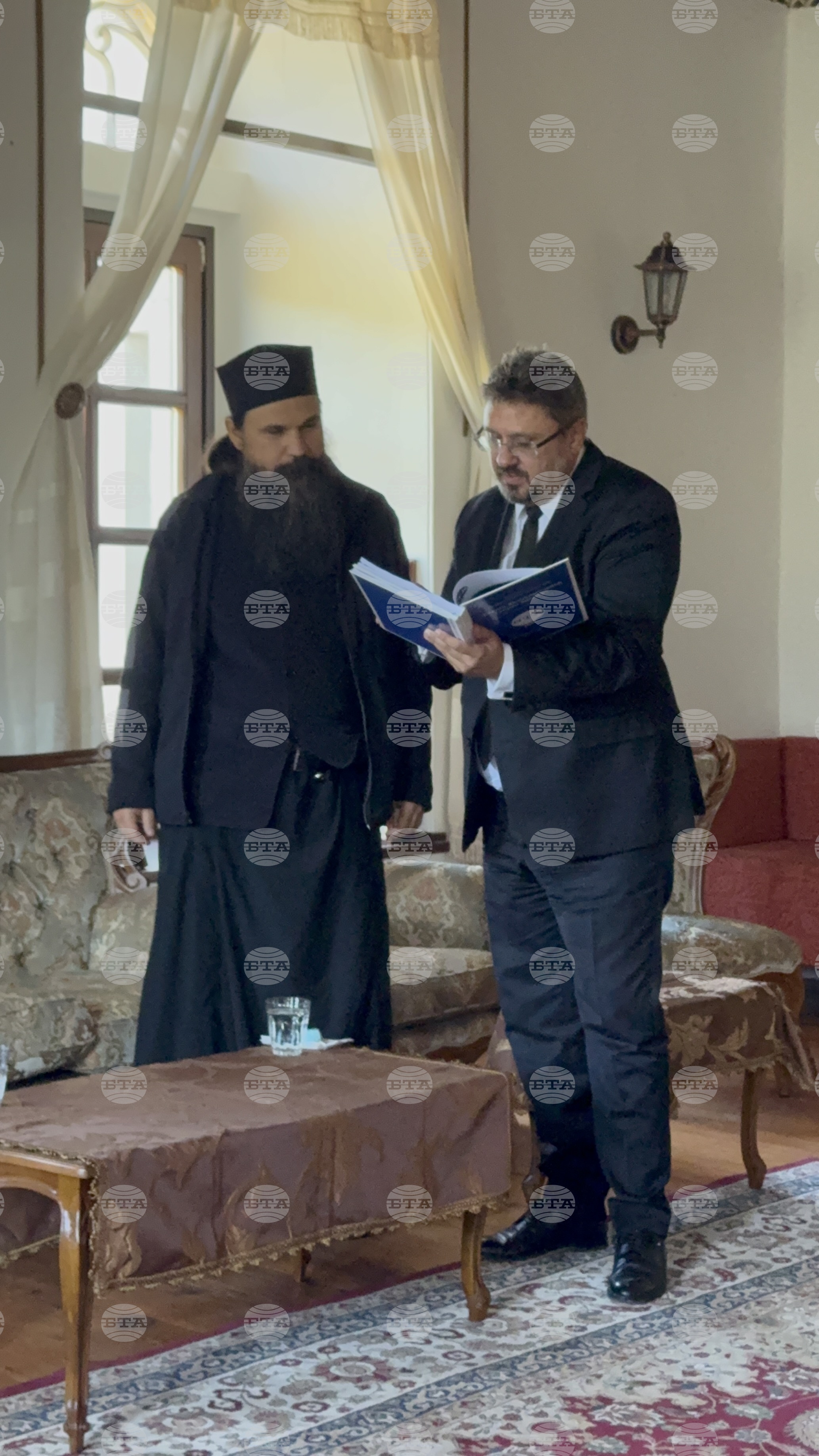 Гърция - Света Гора - БТА предостави на Зографския манастир на Света гора новини и снимки за него от архивите на агенцията 