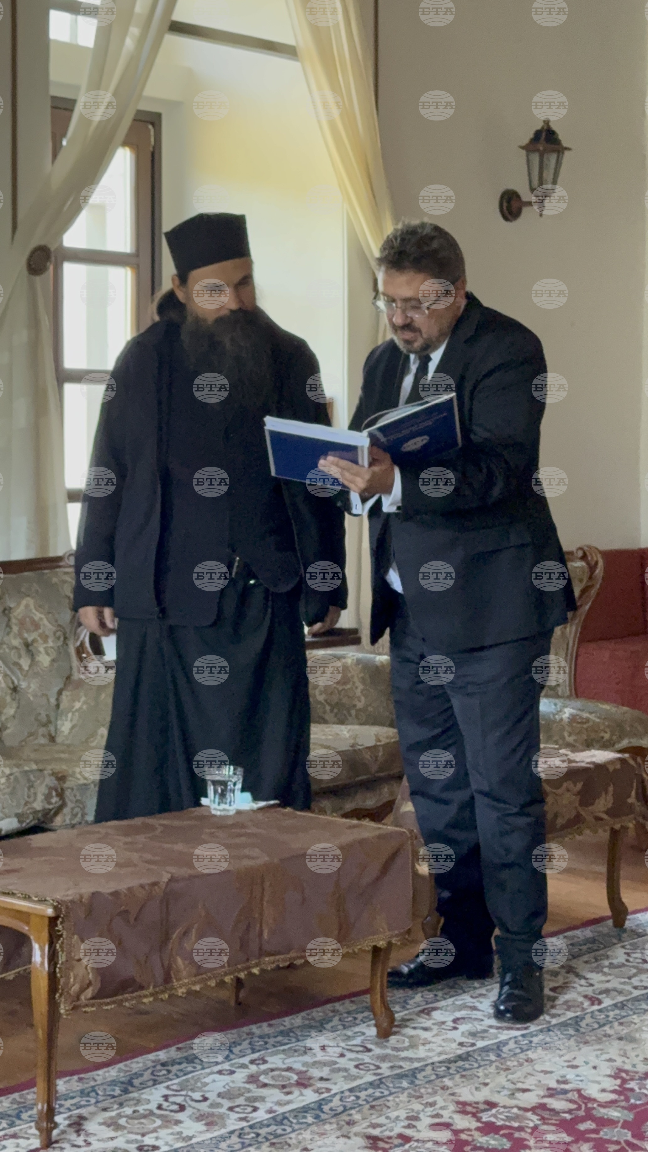 Гърция - Света Гора - БТА предостави на Зографския манастир на Света гора новини и снимки за него от архивите на агенцията 