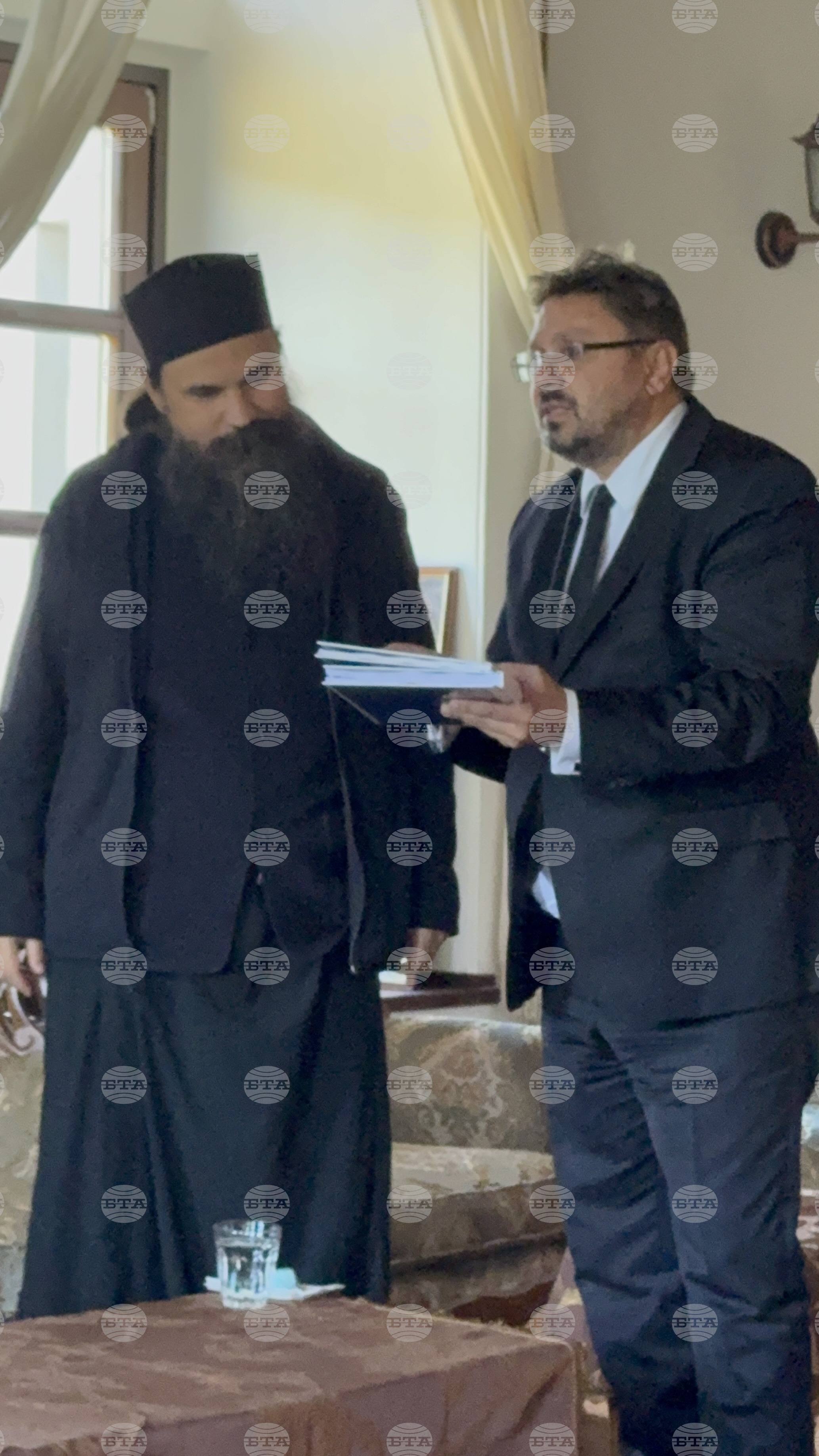 Гърция - Света Гора - БТА предостави на Зографския манастир на Света гора новини и снимки за него от архивите на агенцията 