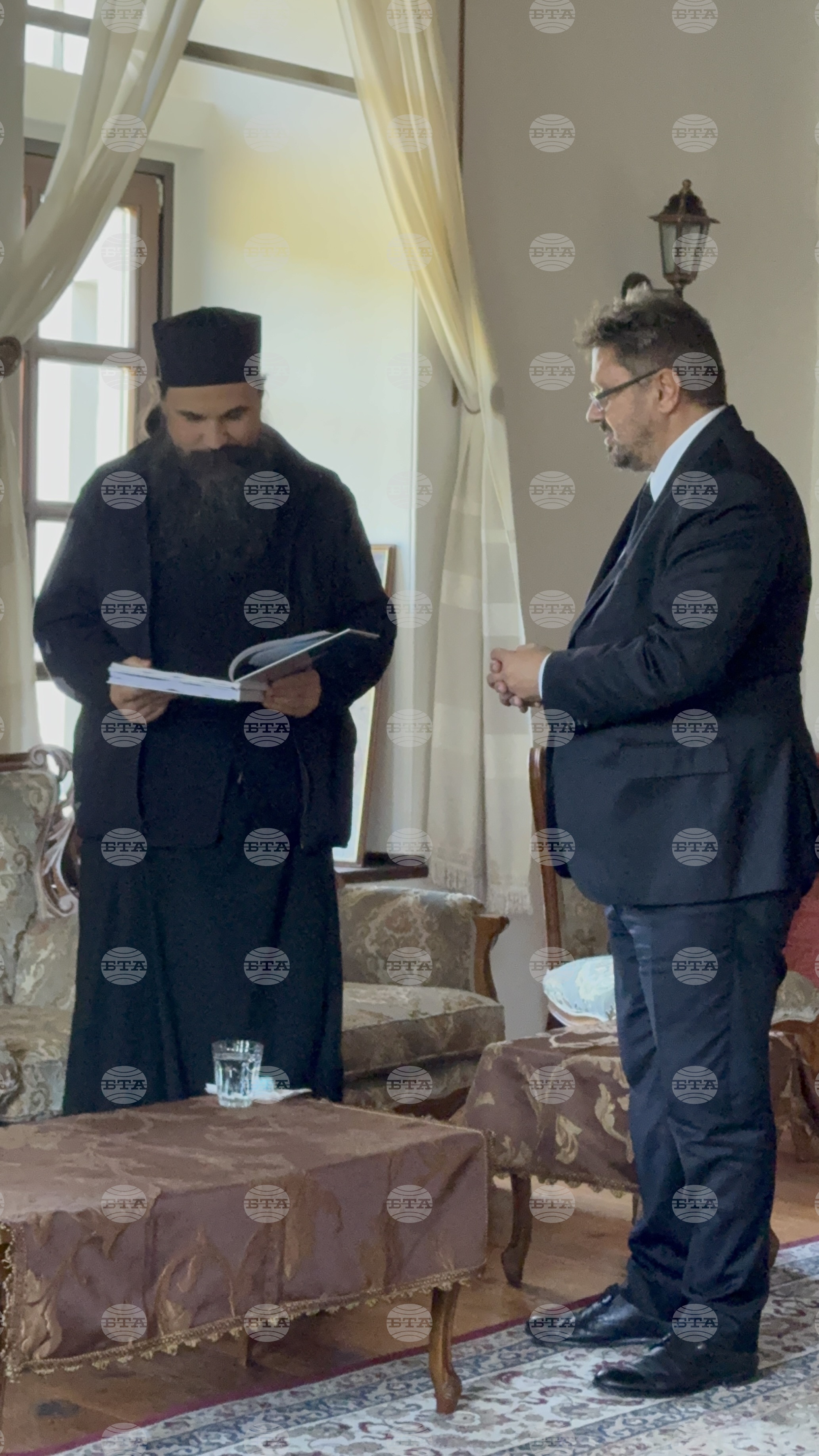 Гърция - Света Гора - БТА предостави на Зографския манастир на Света гора новини и снимки за него от архивите на агенцията 