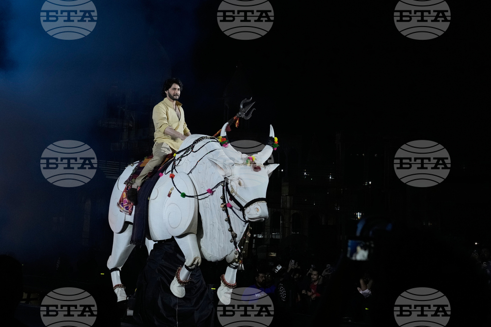 India Varanasi Rajamouli