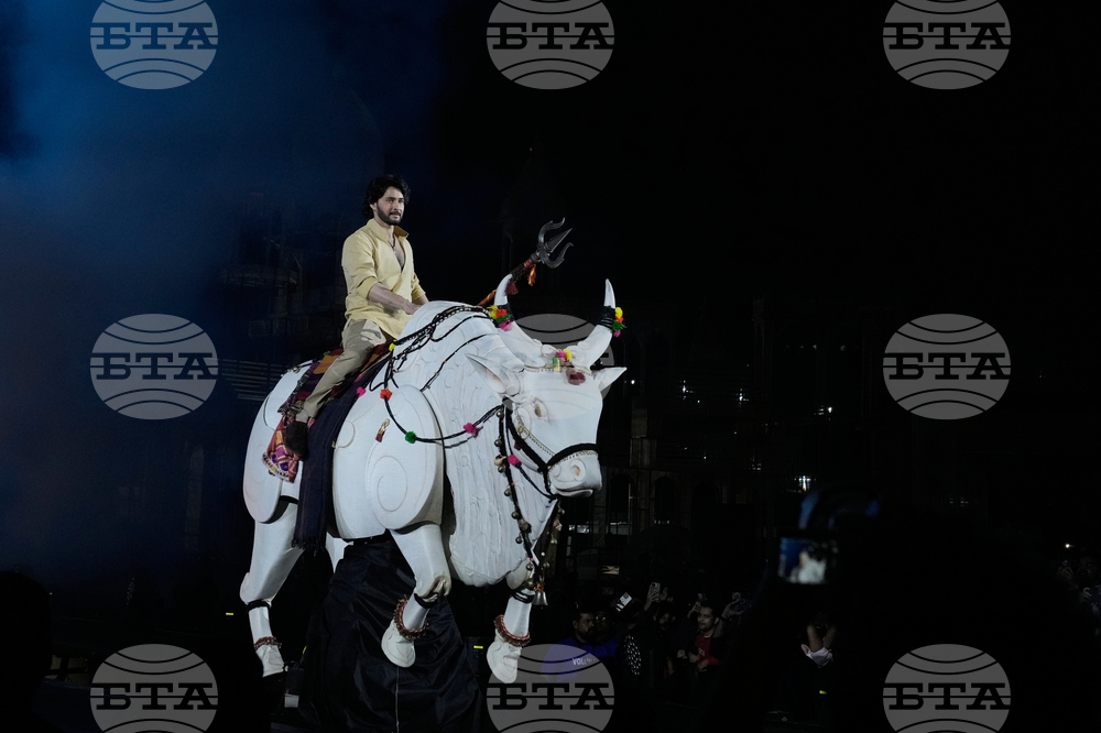 India Varanasi Rajamouli