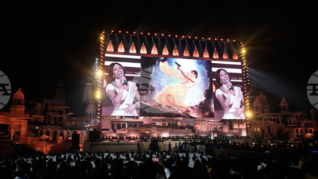 Индийският режисьор С. С. Раджамули показа първи кадри от новия си филм „Варанаси“ 