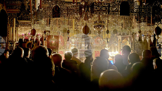 Започна нощното бдение в Зографския манастир за есенния празник на свети Георги