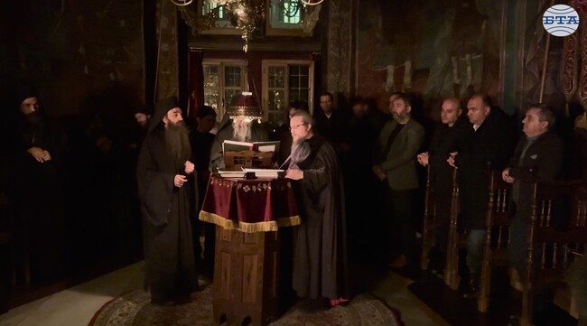 Започна нощното бдение в Зографския манастир за есенния празник на свети Георги