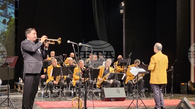 Фънк и нео-соул от Финландия, класически суинг, джаз и импровизации, изпълнени от Биг Бенд Русе, предложи вторият ден на Jazz Fest Ruse