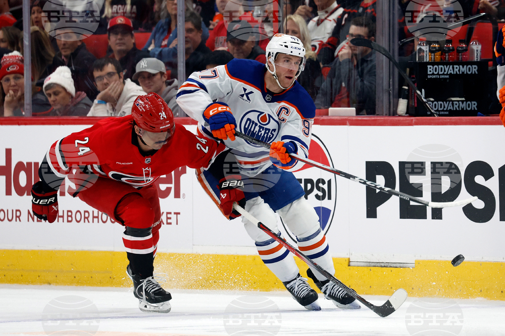 Oilers Hurricanes Hockey