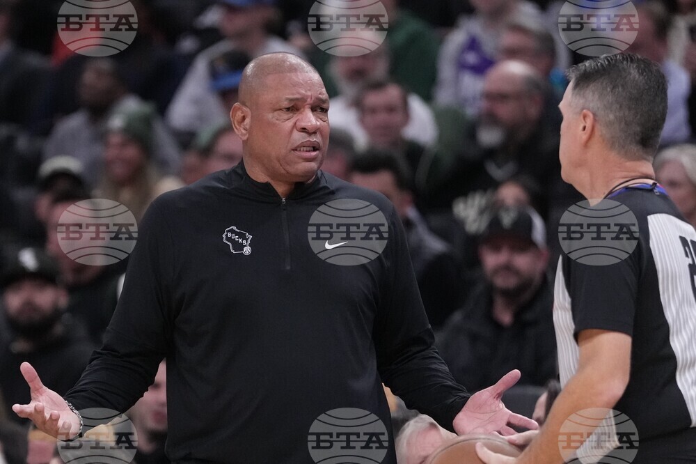 Lakers Bucks Basketball