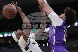 Lakers Bucks Basketball